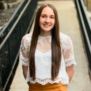 Meet your Posher, Abigail